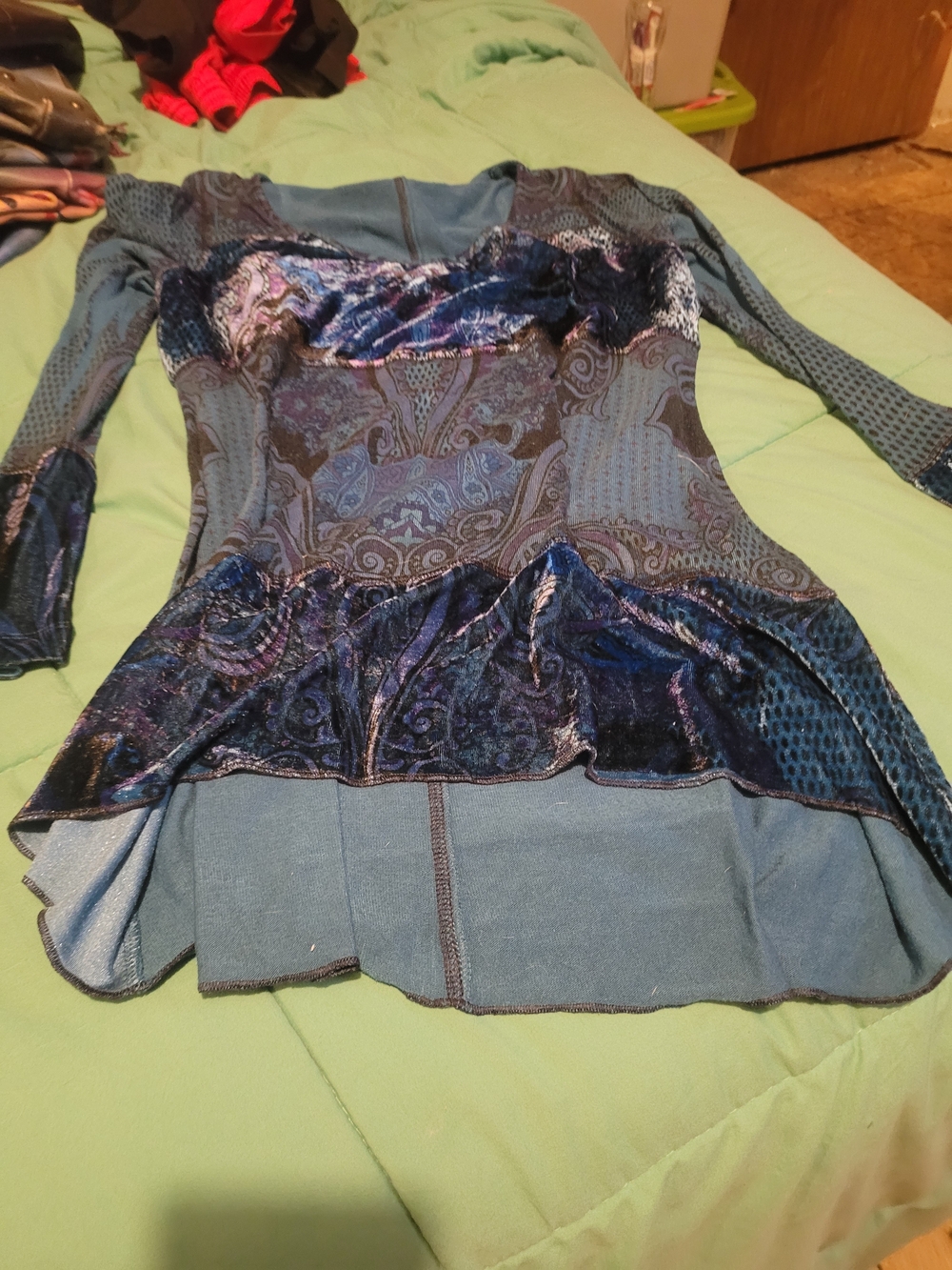 One World Women's Long Sleeve Patterned Top